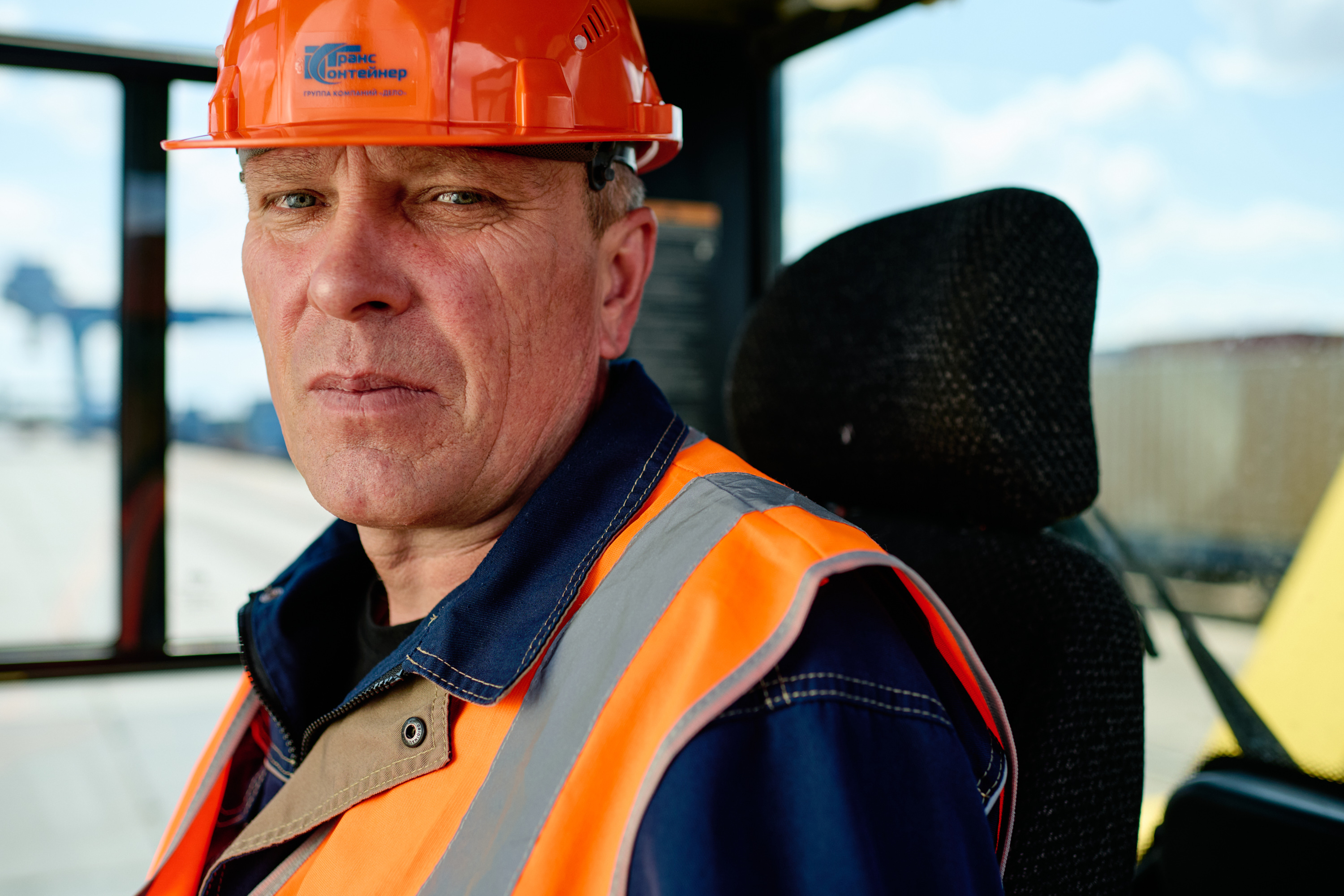 Vitaliy Petrov, docker mechanic, crane operator. Zabaykalsk, Russia. For Delo Group