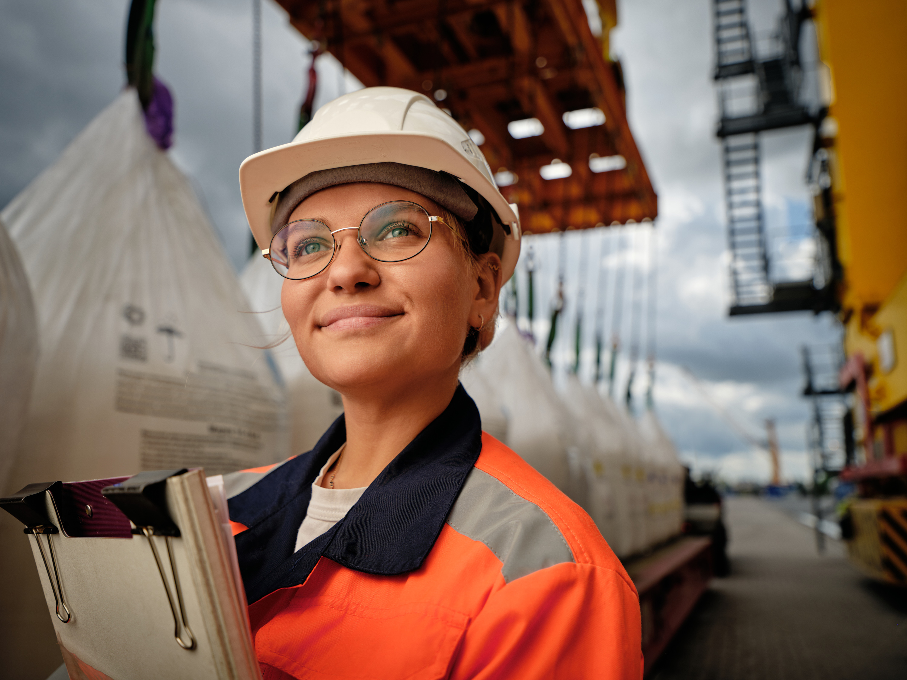 Nina Soykher, tallyman at the Global Ports terminal. Saint-Petersburg, Russia. For Delo Group