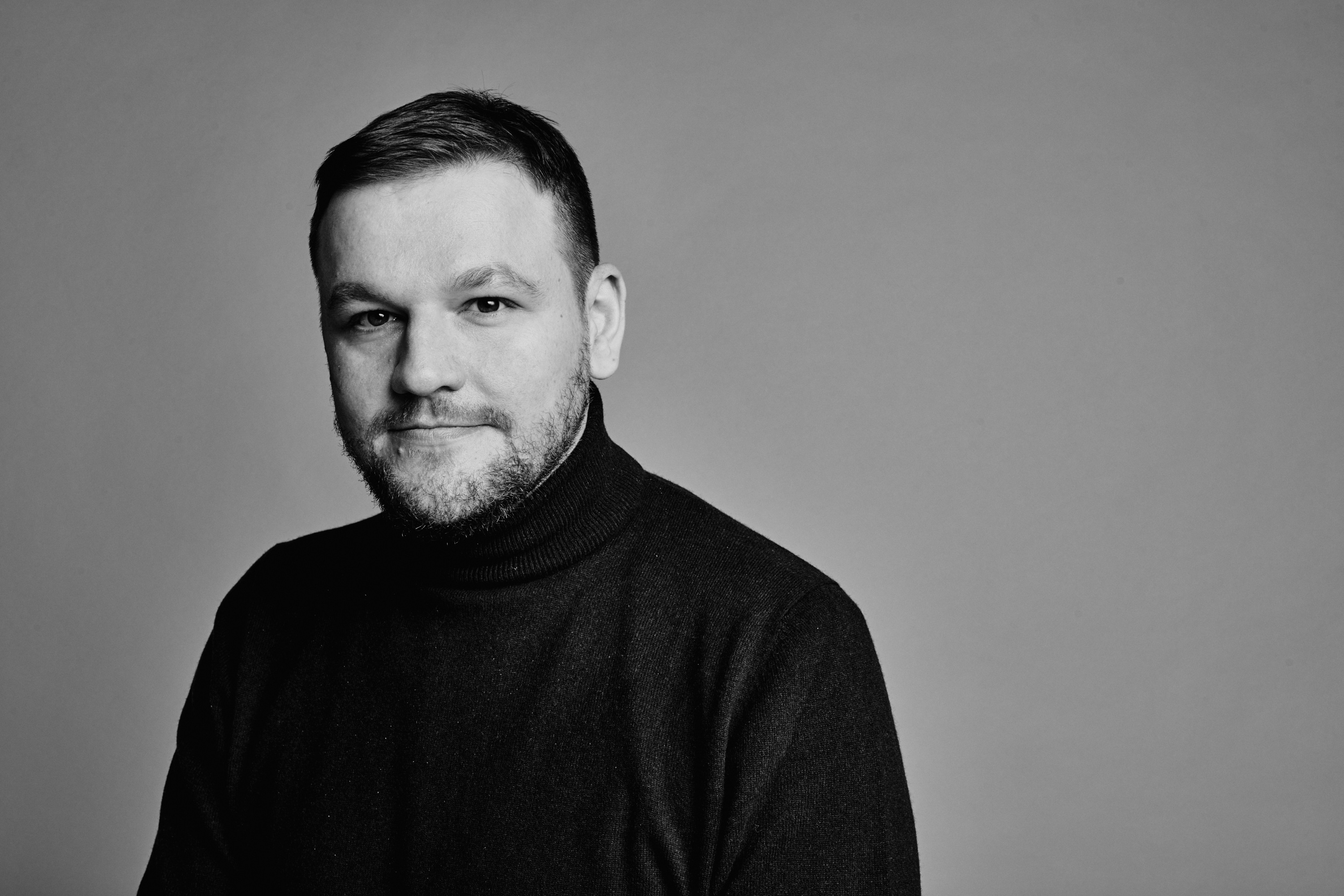 Mitya Aleshkovskiy, journalist, fundraiser, co-founder of charitable foundation “Help Needed”. For Forbes Life